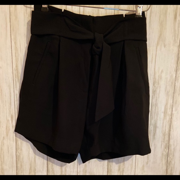 H&M  Black Bowtie Shorts - Picture 3 of 5